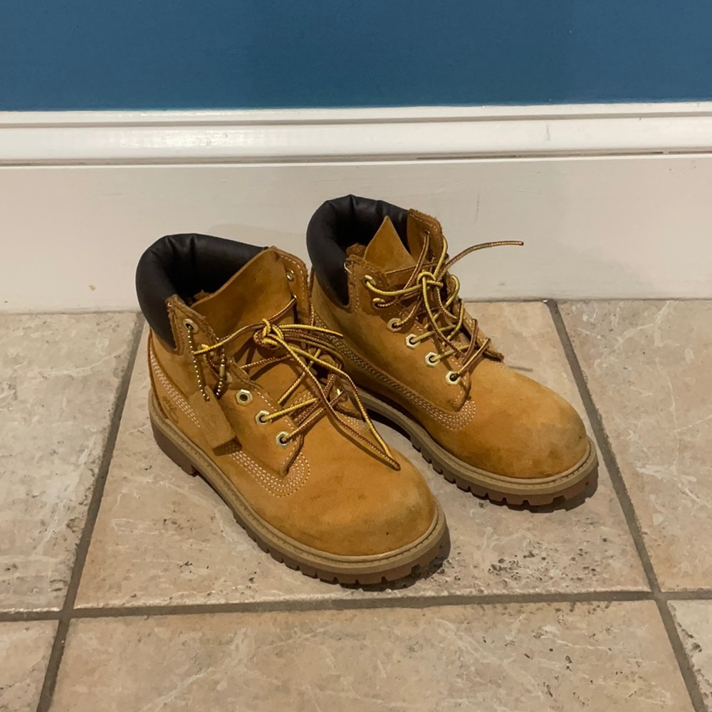 🤖Timberland little kid boots🤖